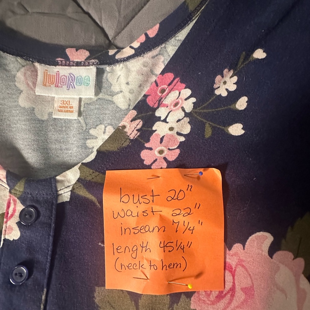 LulaRoe 3XL Xanthe Beautiful Floral on Navy - Picture 4 of 6